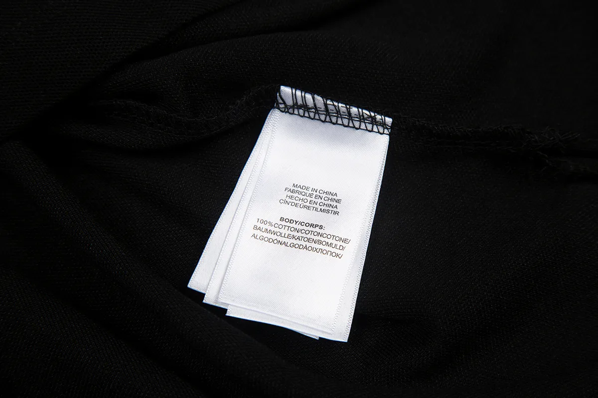 P200 White background picture [Evergreen all year round] Style number: 25101# (on sale all year round) Color: black white label/black red label/navy blue white label/navy blue red label/white/pink/grey Size: S to Pearlescent buttons on white background ✅ - The placket chiffon film is professionally processed ✅ -Ralph Lauren's classic Malaysian logo Polo｜Unlock the British retro sports style. Use 220g heavy double-sided piqué cotton to create a tall silhouette. The iconic Malaysian embroidery logo interprets American origin. The solid color system can easily control formal and casual scenes.